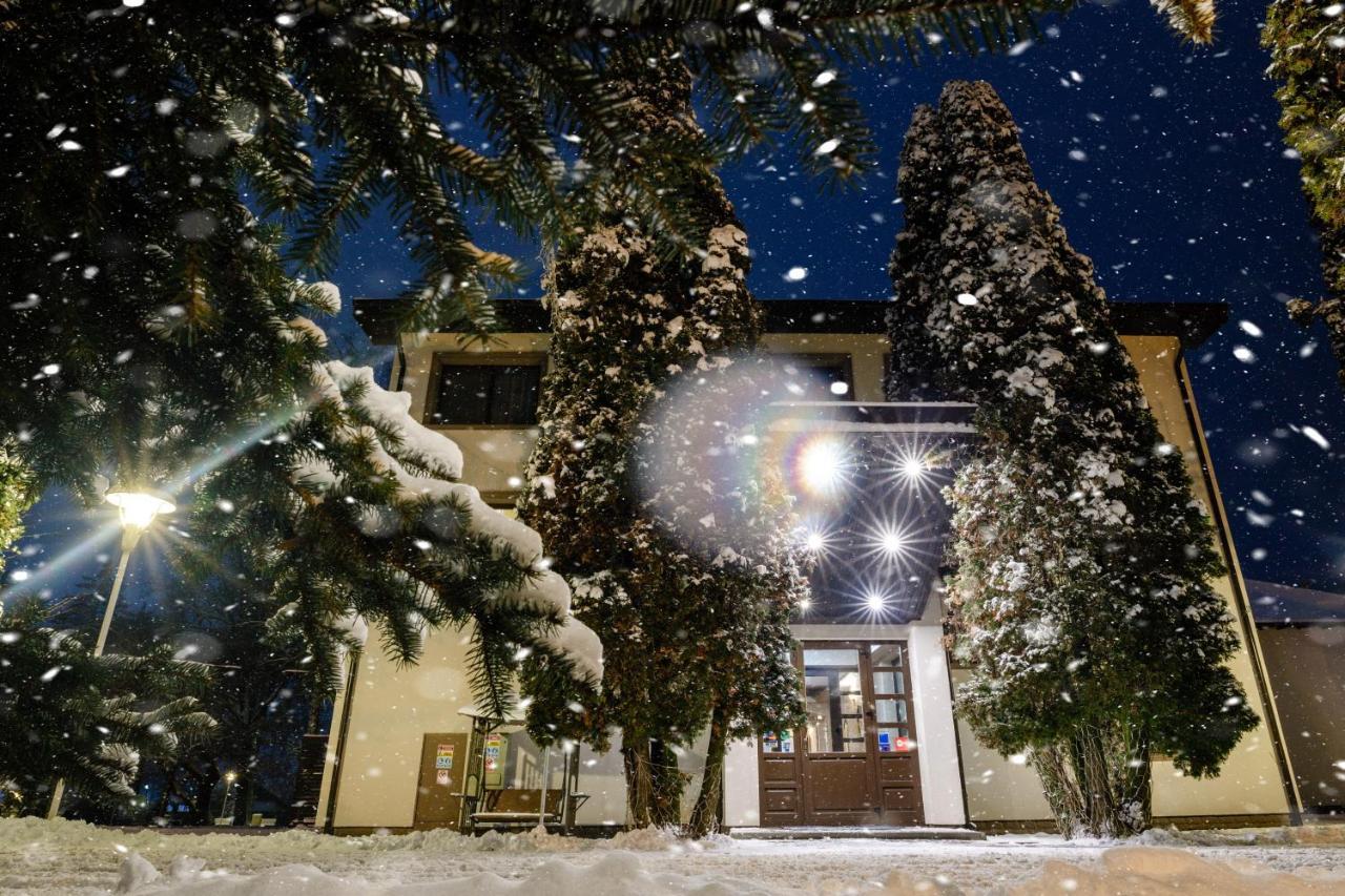 Conacul Domnesc Hotel Scheia Bagian luar foto
