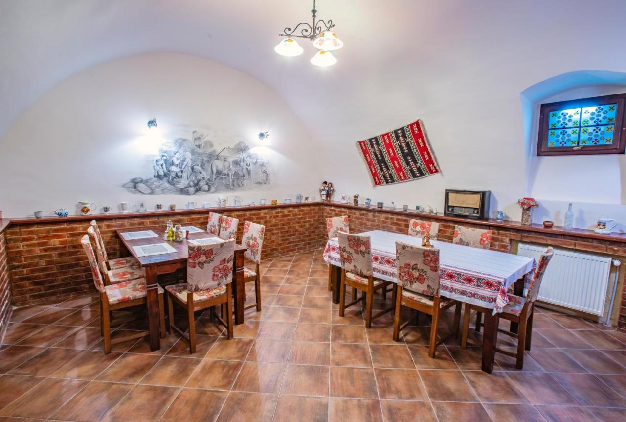 Conacul Domnesc Hotel Scheia Bagian luar foto