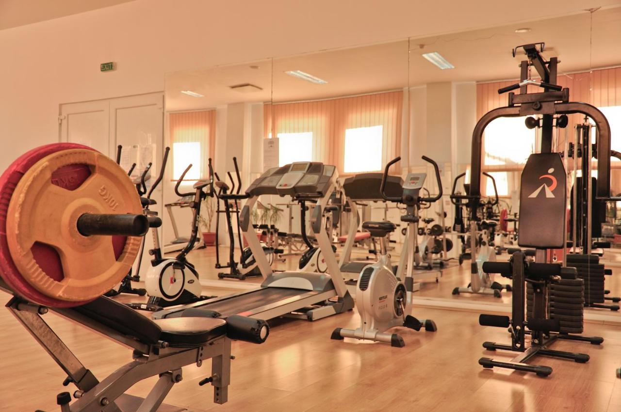 Conacul Domnesc Hotel Scheia Bagian luar foto