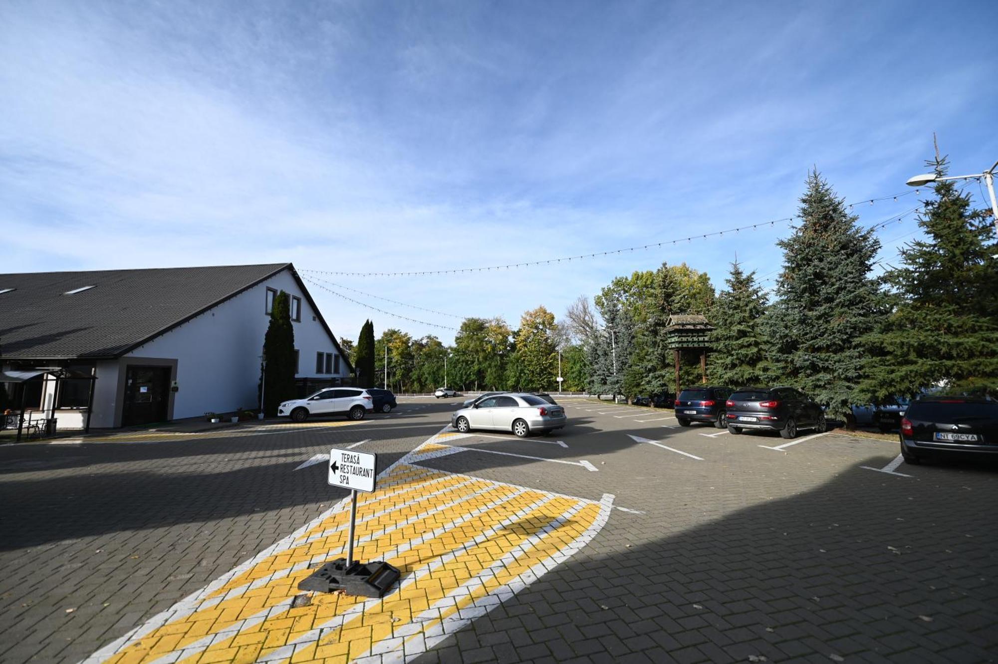 Conacul Domnesc Hotel Scheia Bagian luar foto