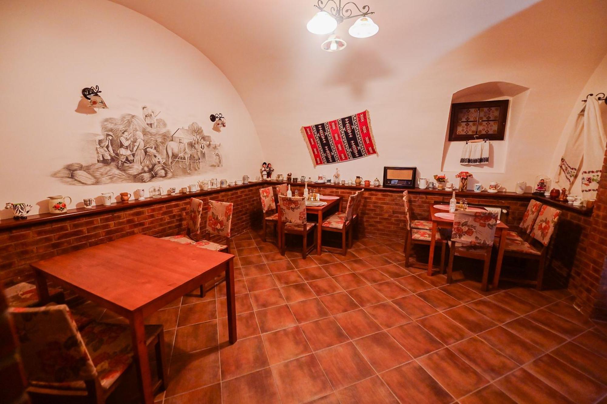 Conacul Domnesc Hotel Scheia Bagian luar foto