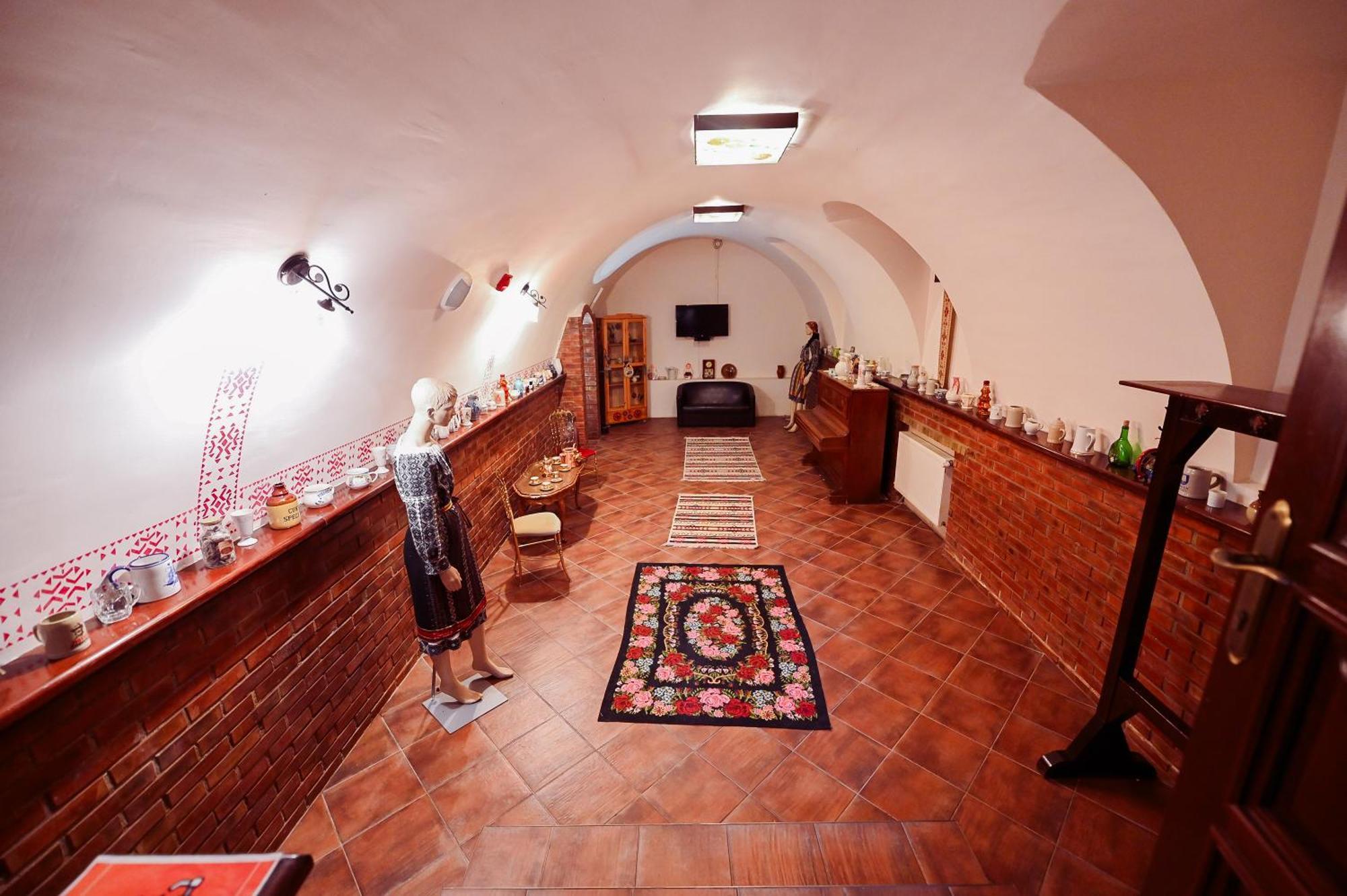 Conacul Domnesc Hotel Scheia Bagian luar foto