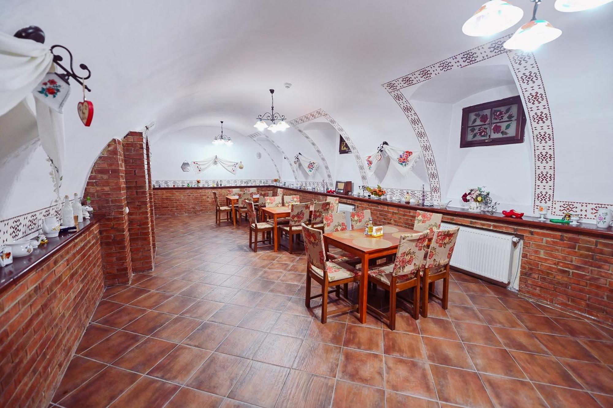 Conacul Domnesc Hotel Scheia Bagian luar foto