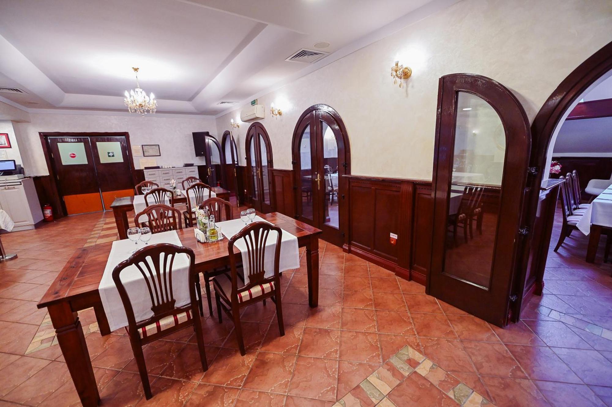 Conacul Domnesc Hotel Scheia Bagian luar foto