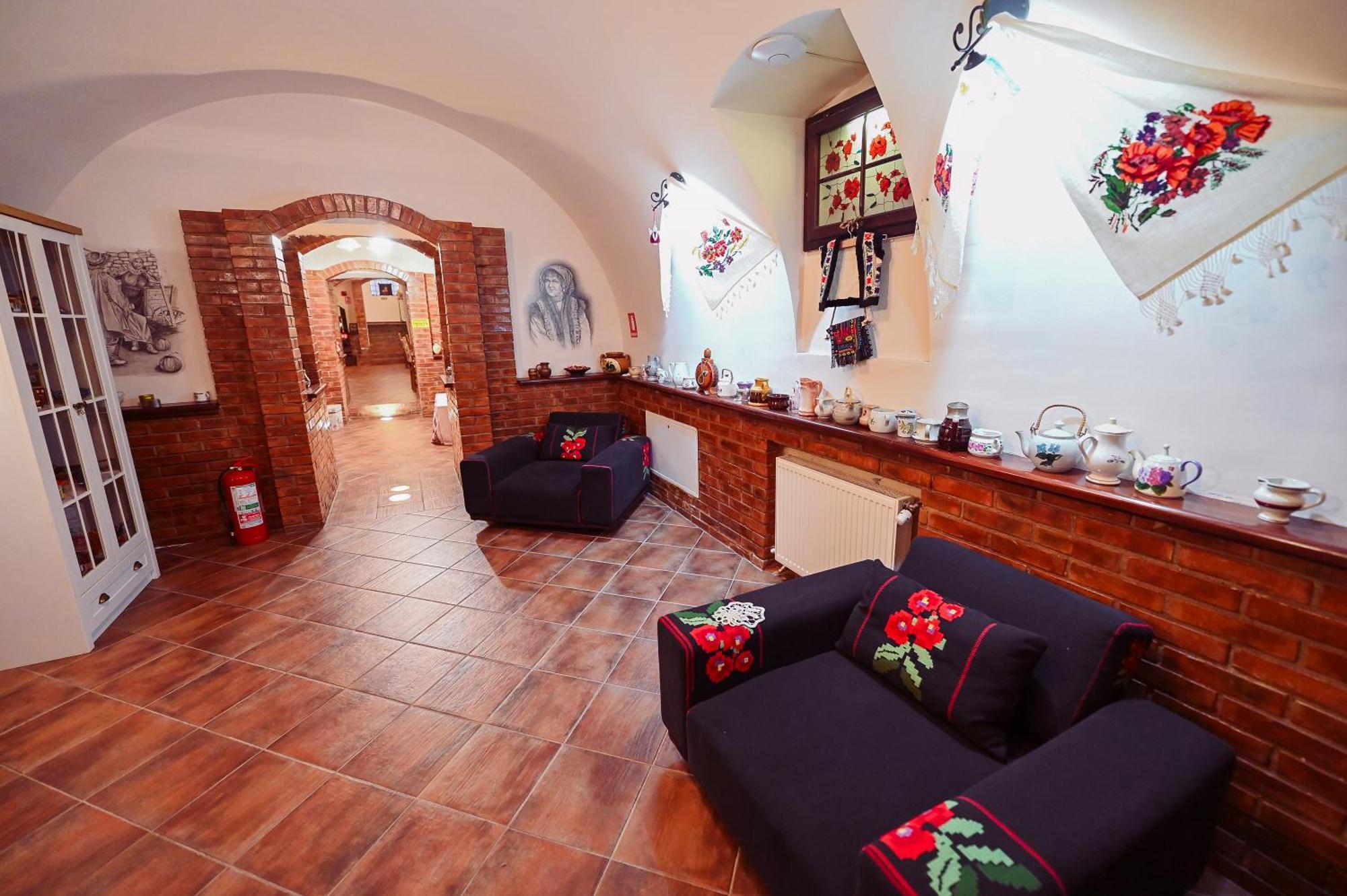 Conacul Domnesc Hotel Scheia Bagian luar foto