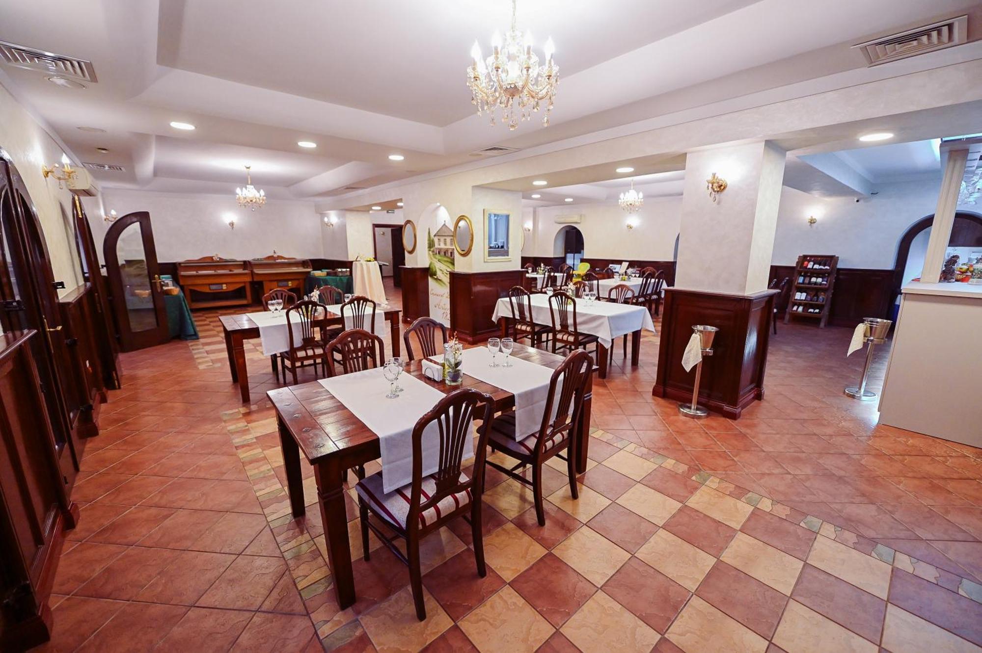 Conacul Domnesc Hotel Scheia Bagian luar foto