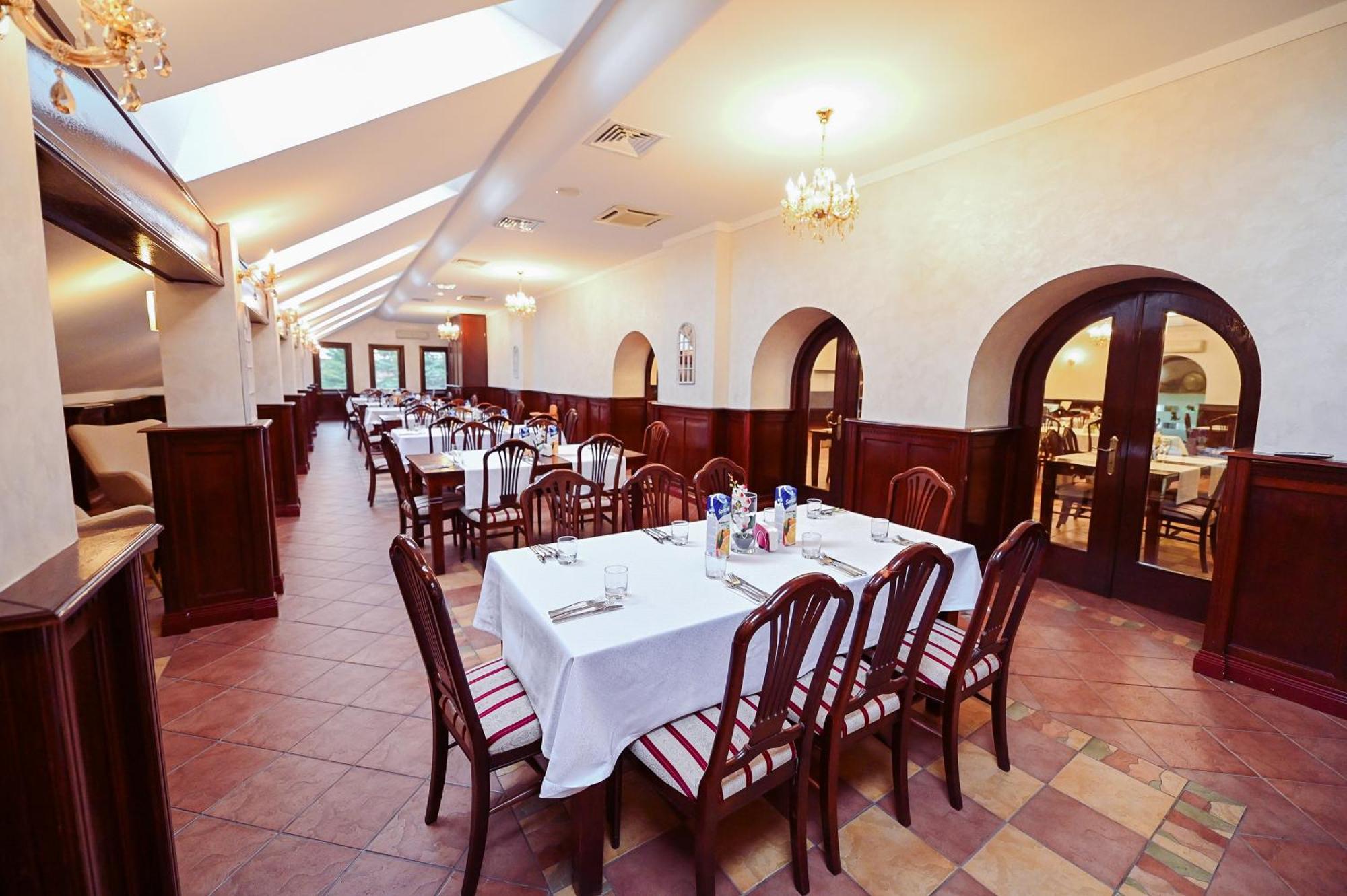 Conacul Domnesc Hotel Scheia Bagian luar foto
