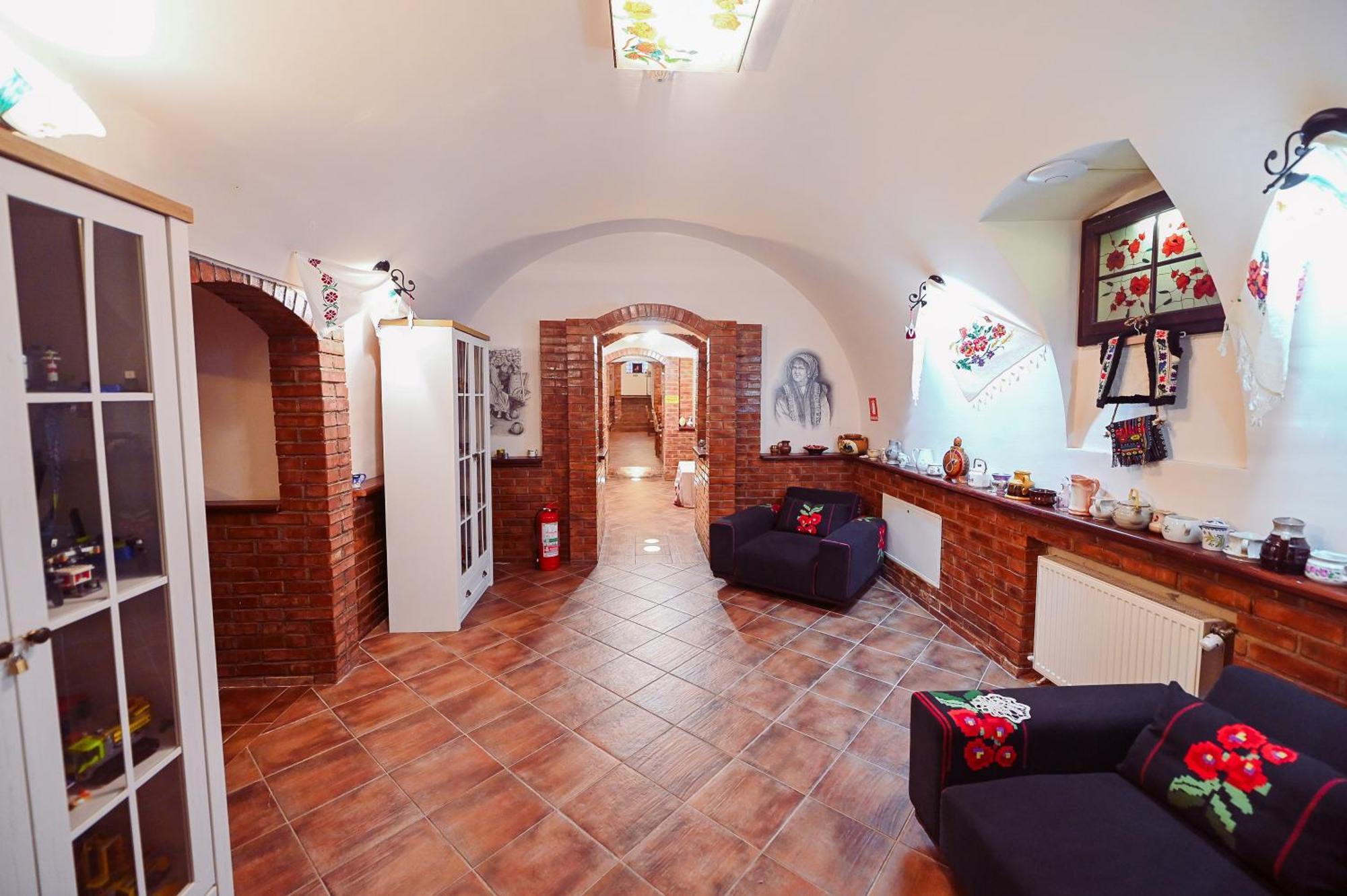 Conacul Domnesc Hotel Scheia Bagian luar foto