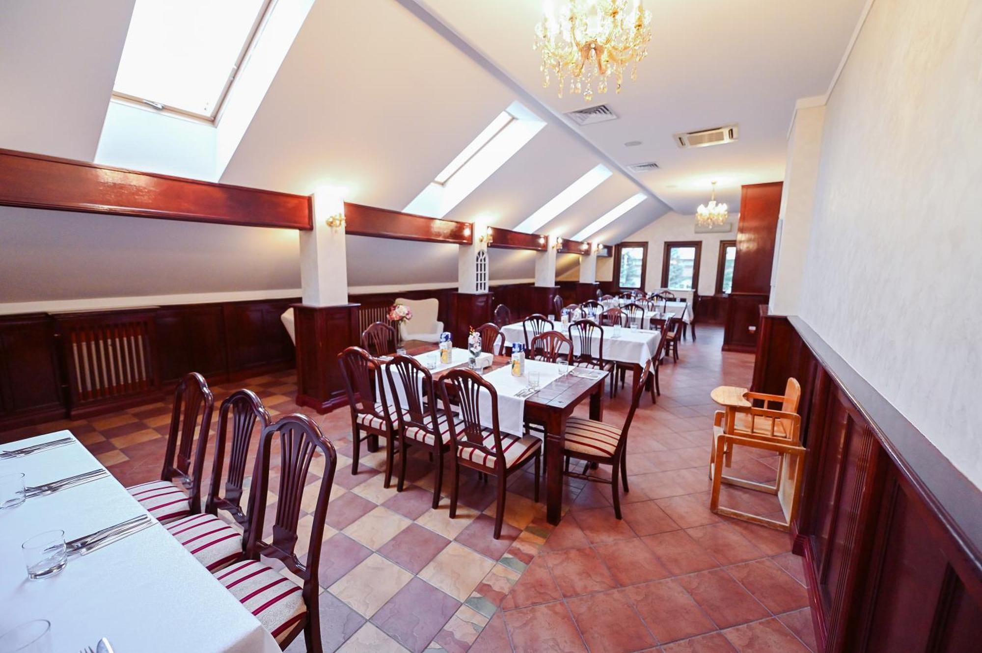 Conacul Domnesc Hotel Scheia Bagian luar foto