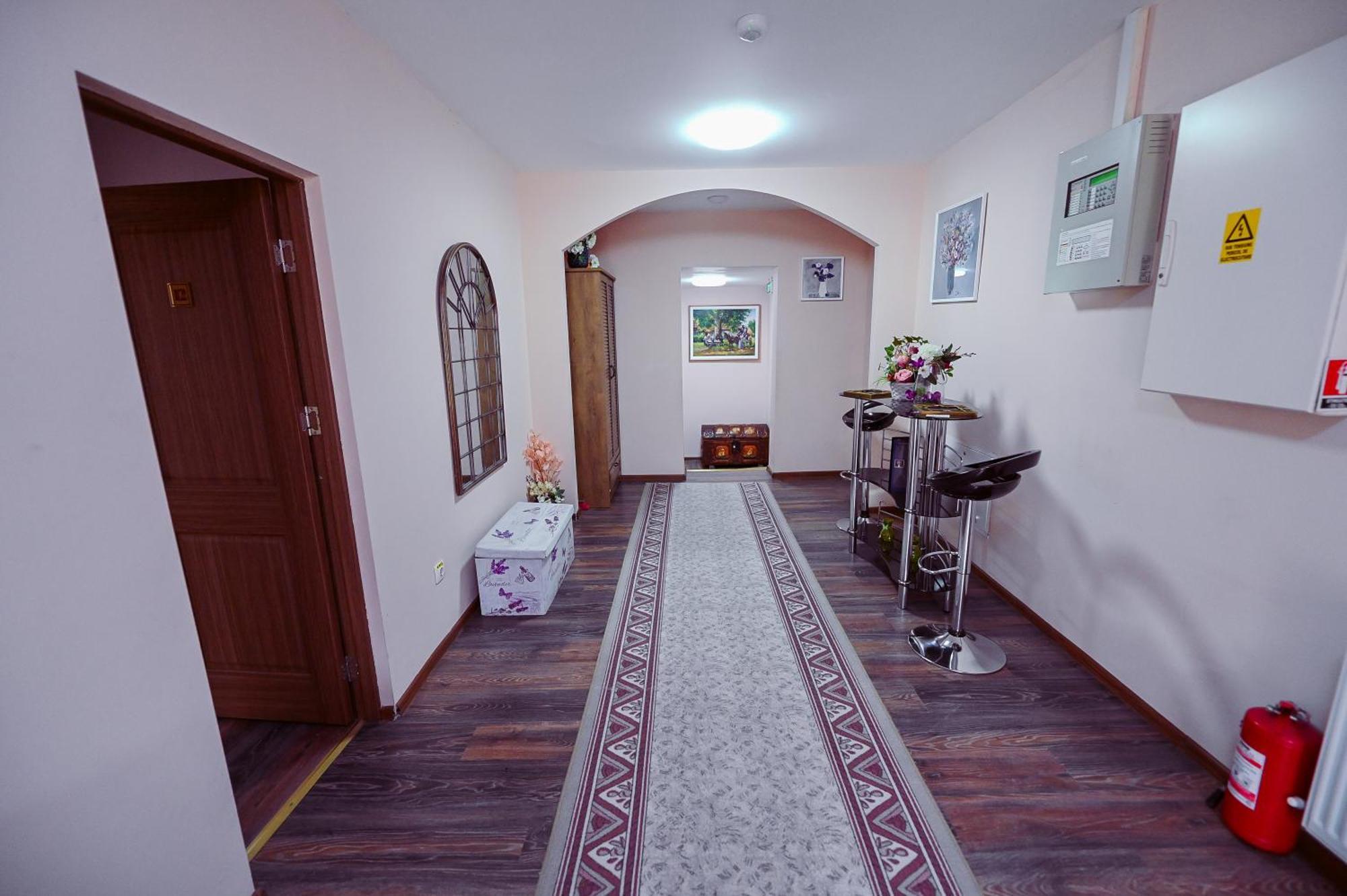 Conacul Domnesc Hotel Scheia Bagian luar foto