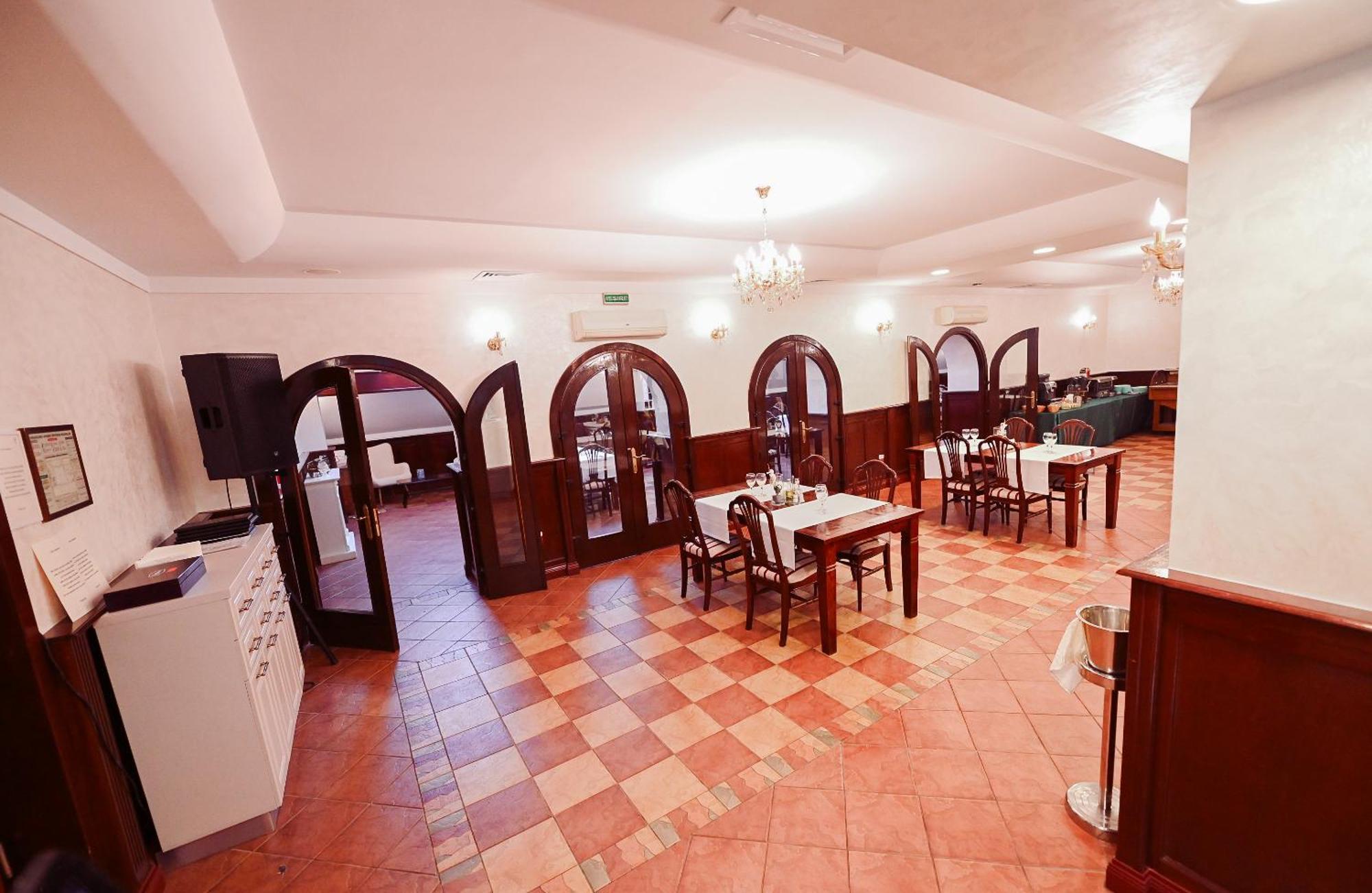 Conacul Domnesc Hotel Scheia Bagian luar foto