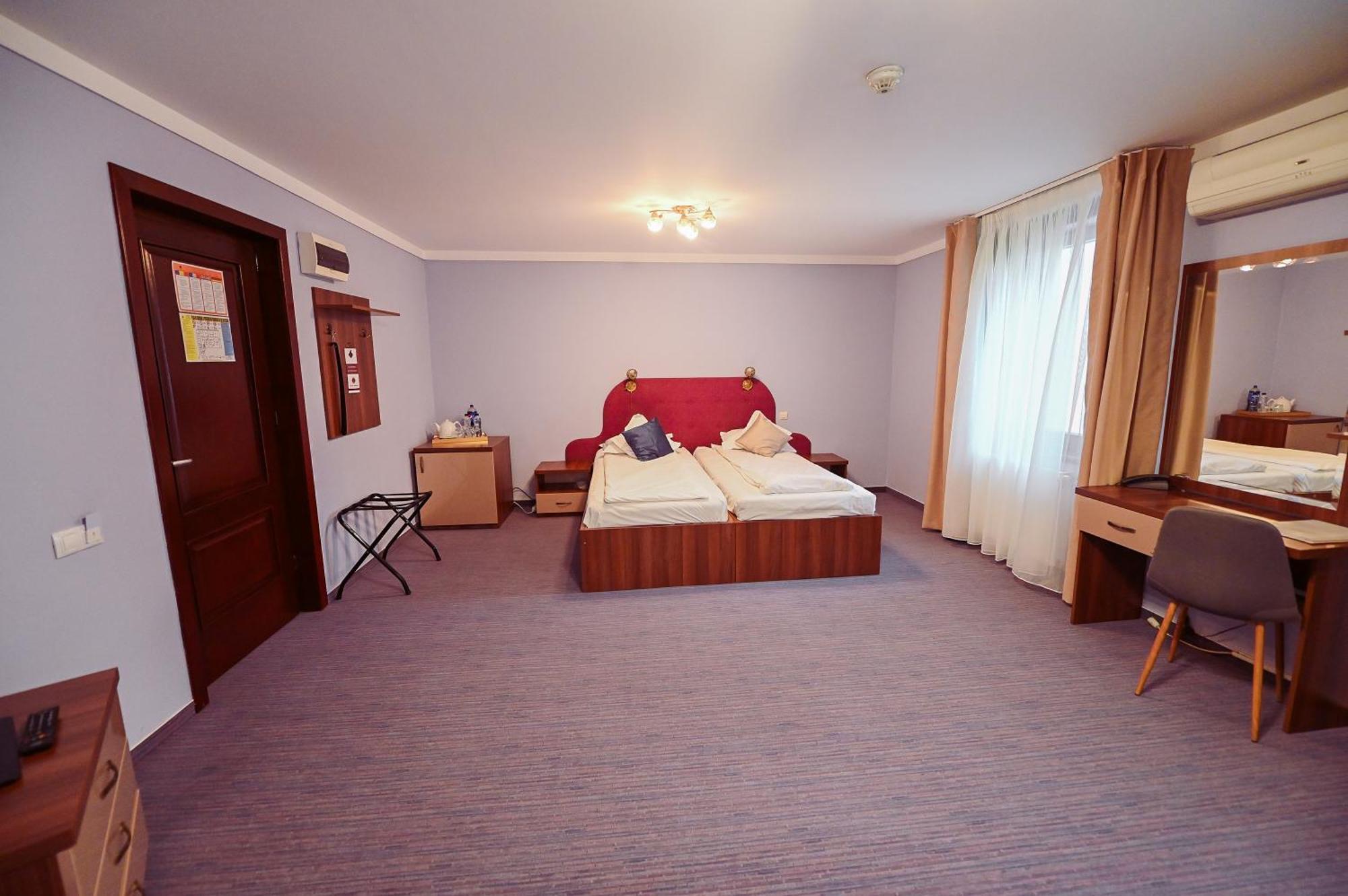 Conacul Domnesc Hotel Scheia Bagian luar foto