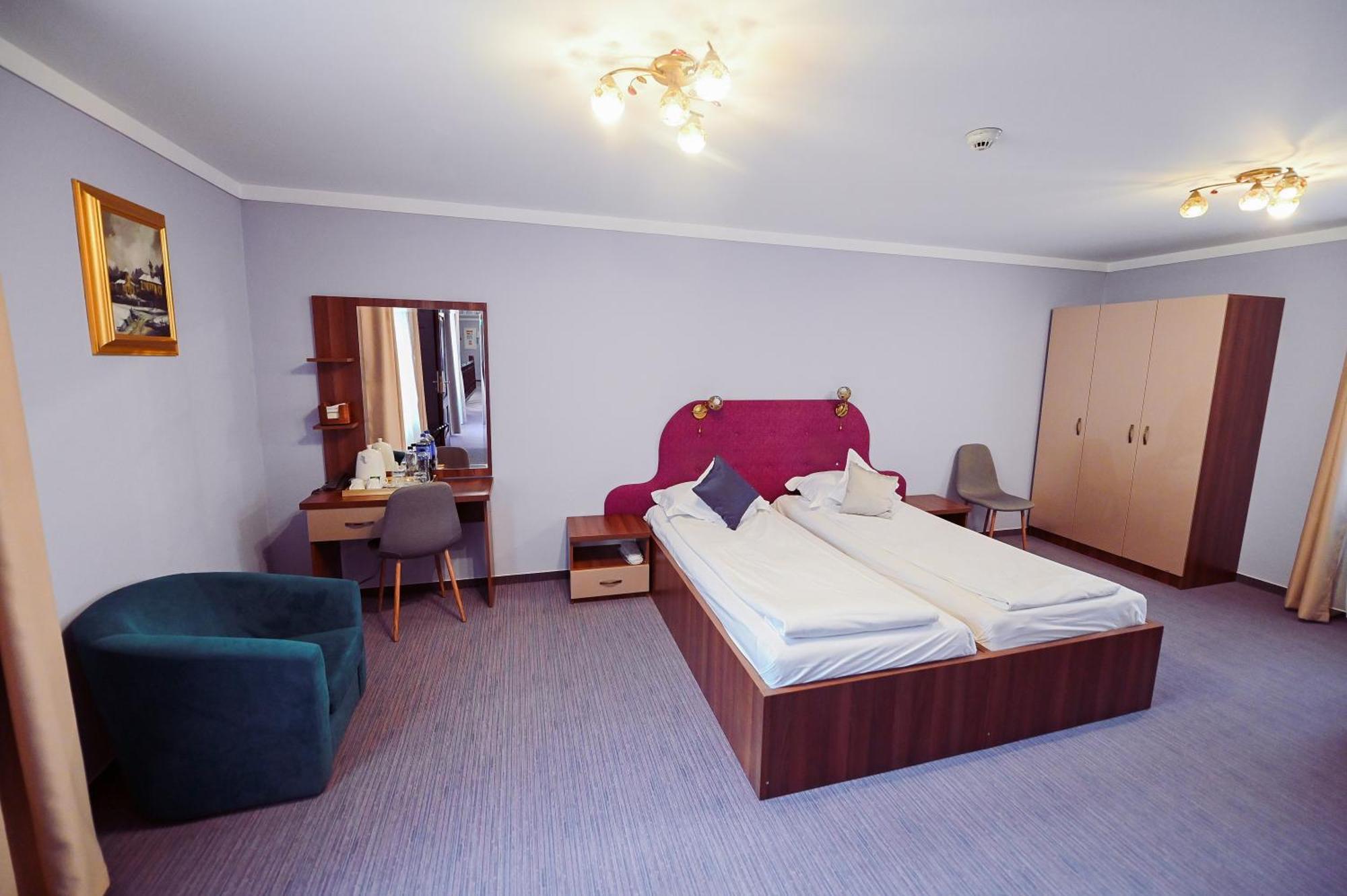Conacul Domnesc Hotel Scheia Bagian luar foto