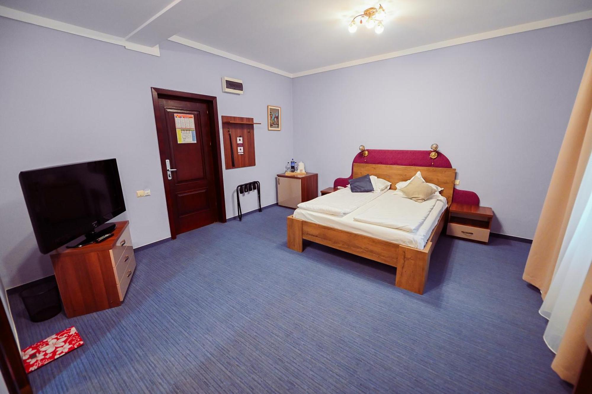 Conacul Domnesc Hotel Scheia Bagian luar foto