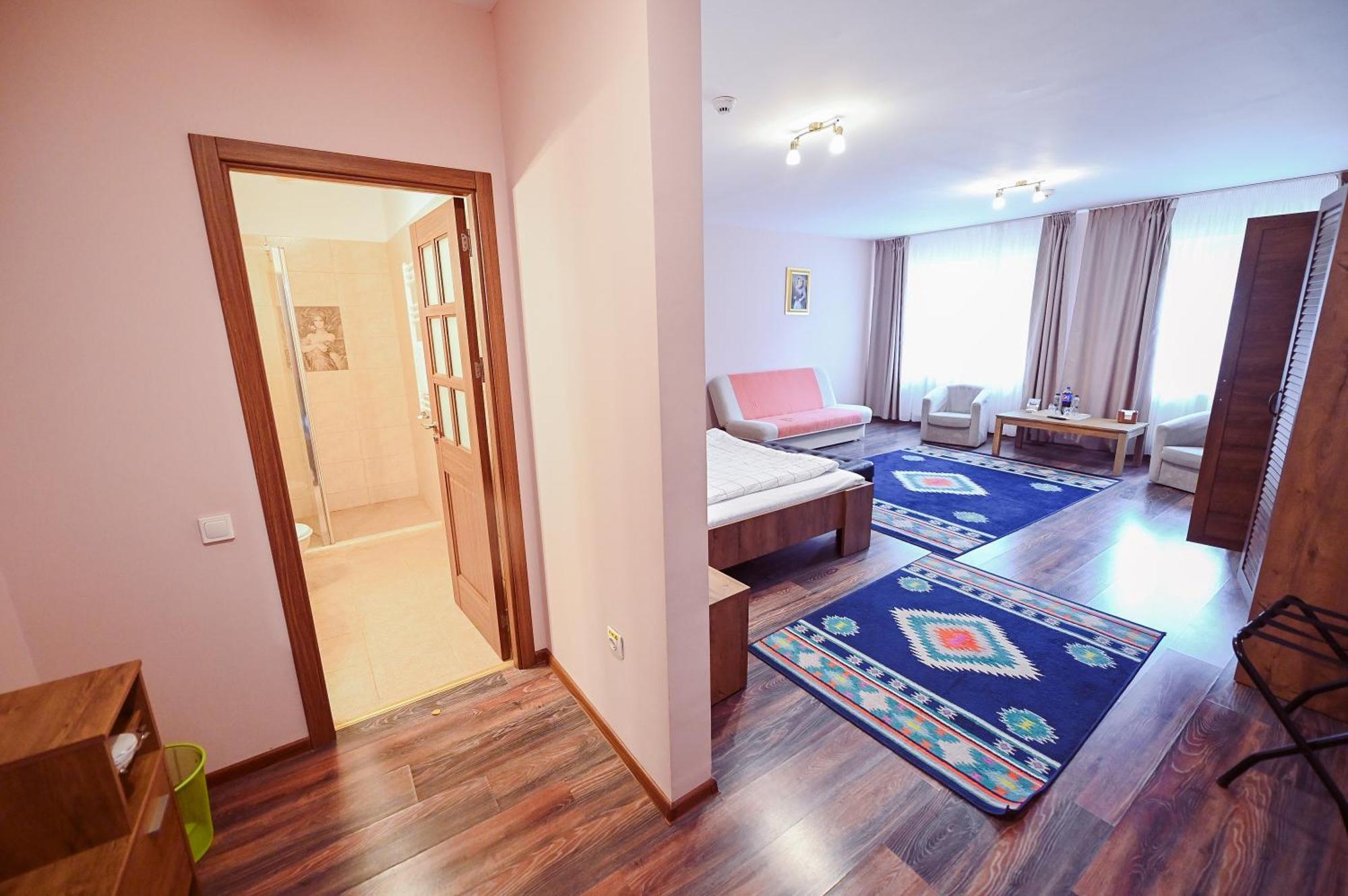 Conacul Domnesc Hotel Scheia Bagian luar foto